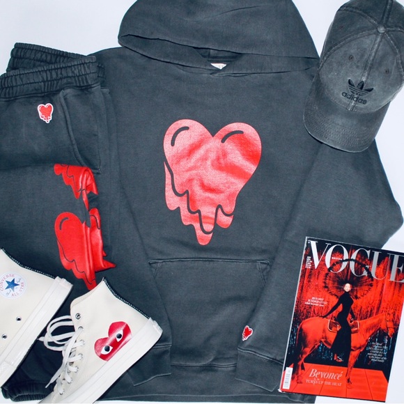 Emotionally Unavailable Heart Sweatsuit In Charcoal - Picture 1 of 7